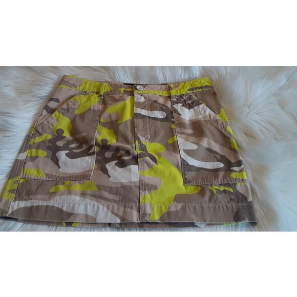 NWT - Le Superbe Extra Mini Skirt in Electric Camo Size: 2 - Picture 7 of 7